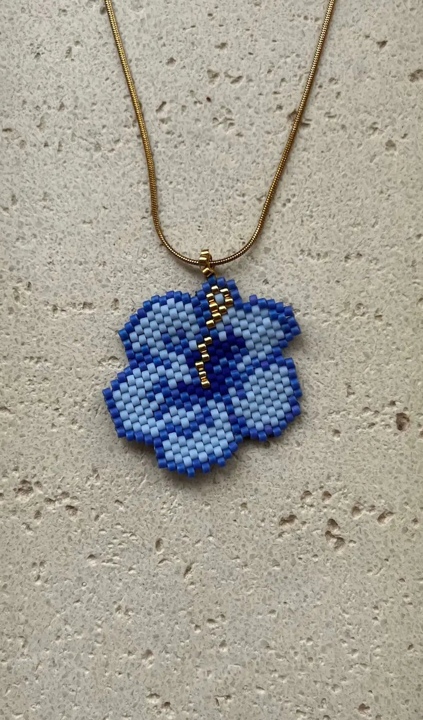 Авторско колие Hibiscus Kaya Bīzu