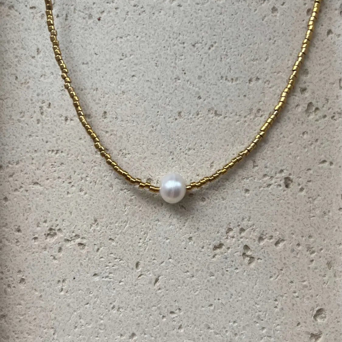 Ръчно изработено колие Kin white gold